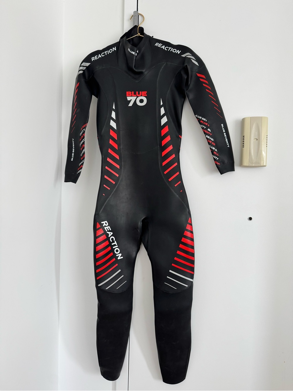 Blue 70 Reaction Men's Black & Red Swim Rash Guard Wetsuit